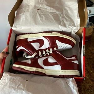 Dunk Low Team Red/Coconut Milk